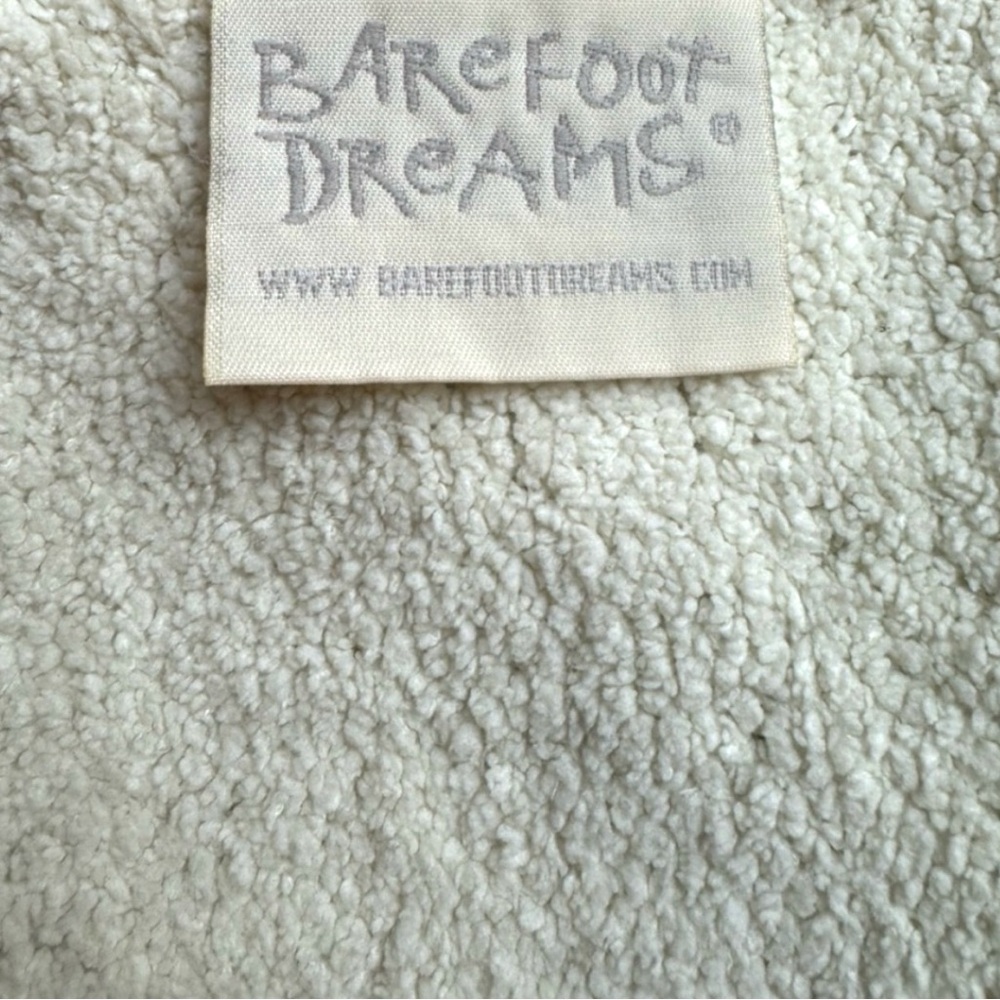 SOLD BAREFOOT DREAMS 100% Kashwere Chenilla Newborn Baby Blanket Sand Castle - Picture 4 of 8